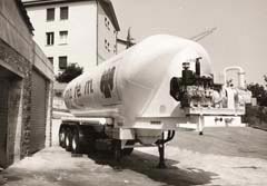 Foto di una delle prime cisterne per il cemento